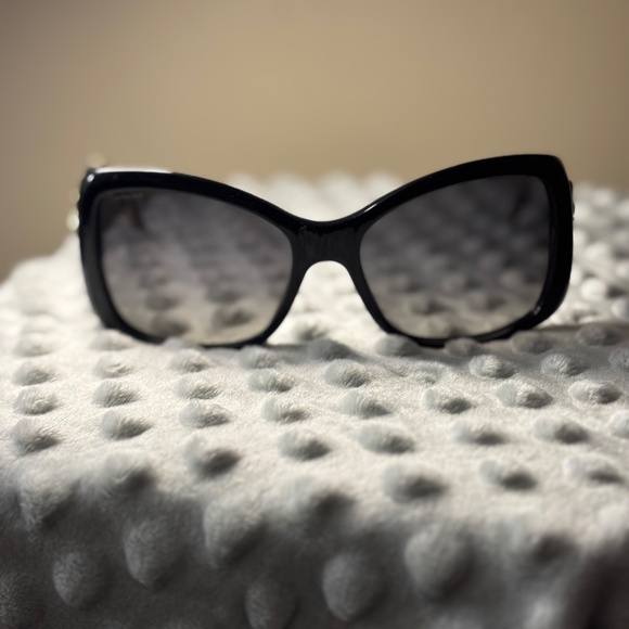 Versace Zebra Print Sunglasses 🖤🤍 - Picture 3 of 9